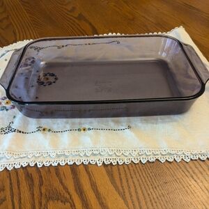 Vintage Amethyst Pyrex 13x9 Glass Casserole Dish.